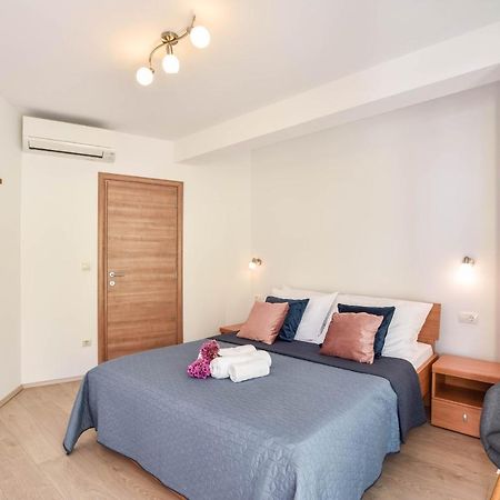 Seaside Apartment Lucie Локва-Рогозница Экстерьер фото