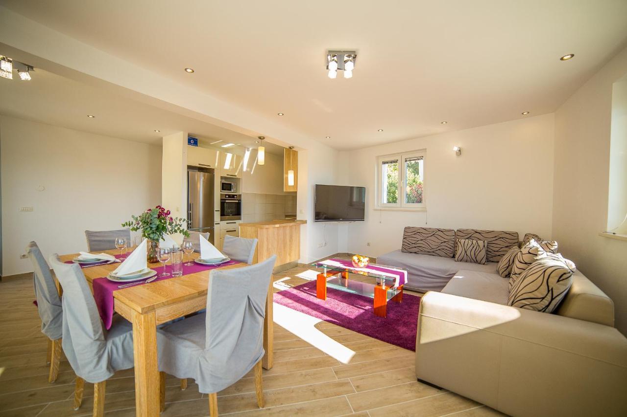 Seaside Apartment Lucie Локва-Рогозница Экстерьер фото