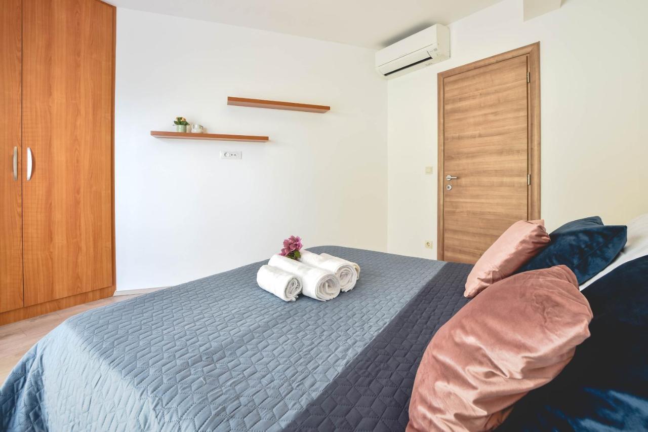 Seaside Apartment Lucie Локва-Рогозница Экстерьер фото
