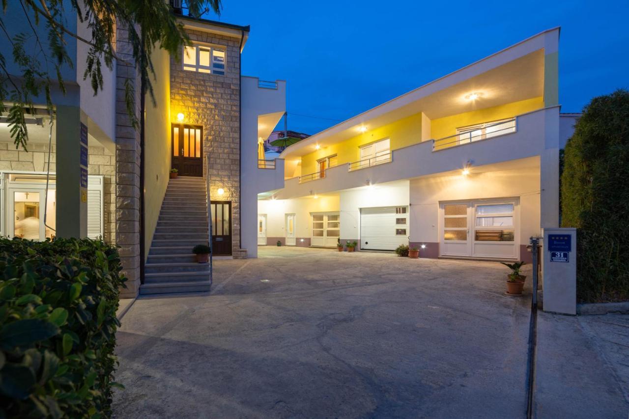 Seaside Apartment Lucie Локва-Рогозница Экстерьер фото
